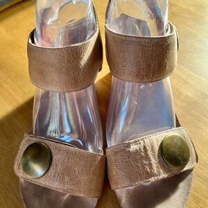 Taos Brown Leather Platform Wedge Sandals Women’s EU 39 US 8-8.5 Comfort Studded